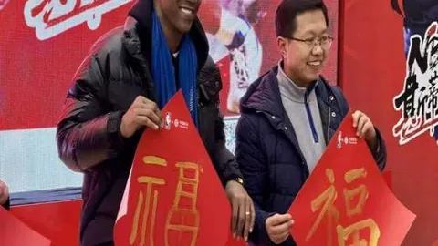 申花荣耀再续：连续两年海港争霸未果，顶级联赛亚军荣耀十度绽放！